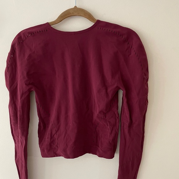 Fabletics workout shirt - Picture 3 of 3